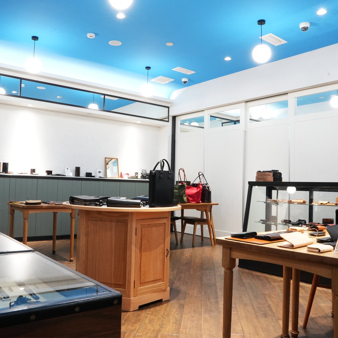WILDSWANS GINZA | WILDSWANS(ワイルドスワンズ)オフィシャルサイト